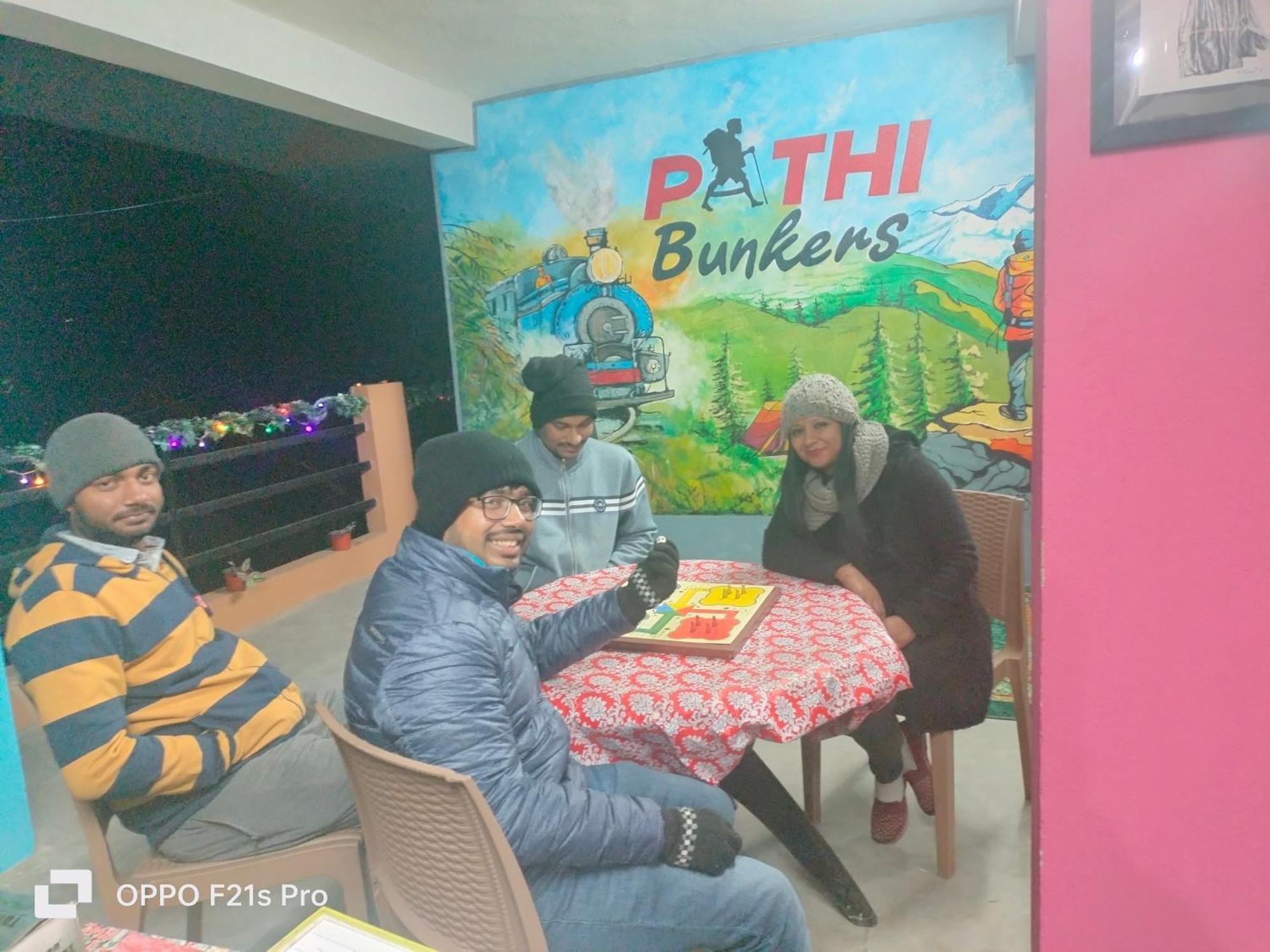 بيت شباب Pathi Bunkers دارجيلنغ المظهر الخارجي الصورة